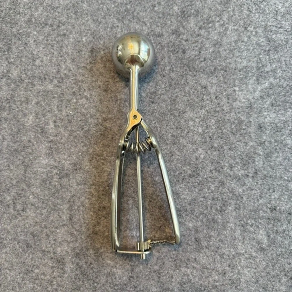 Vintage Pampered  Chef Cookie Scoop Small Silver Squeeze Handle Stainless